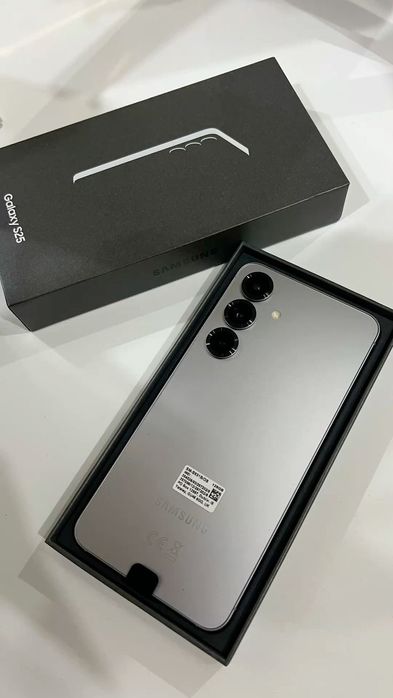 Samsung Galaxy S25 SM-S931 12/128GB Enterprise Edition Srebrny