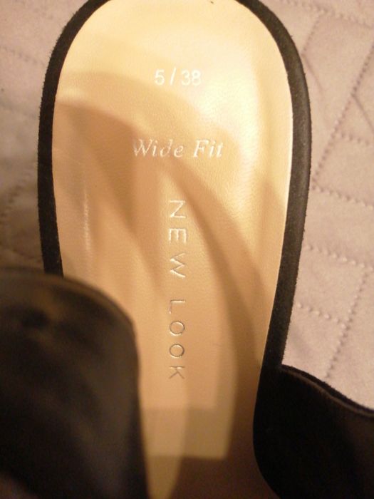 Sandały zamszowe 38/24cm