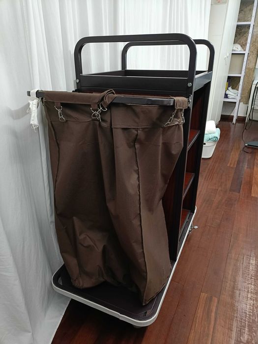 OPORTUNIDADE - Carro de Hotel para Governanta