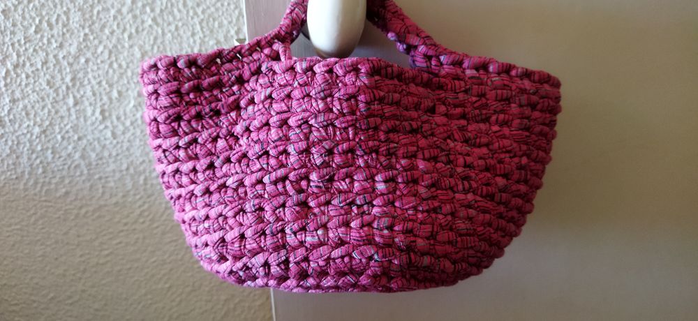 Bolsa artesanal feito em trapilho