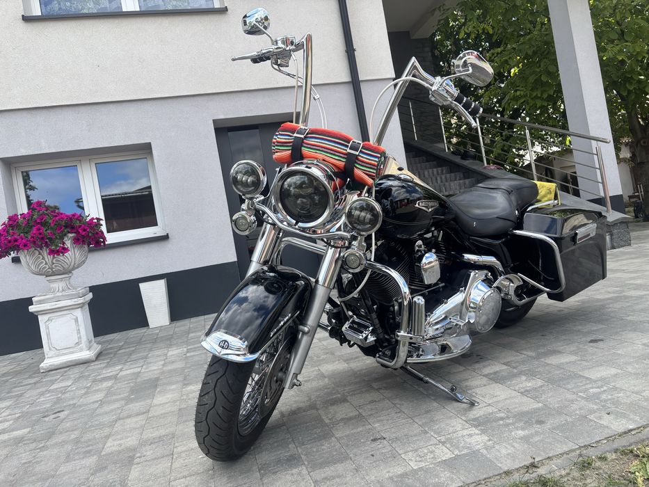 Harley Dawidson Road King Classic Chicano Style