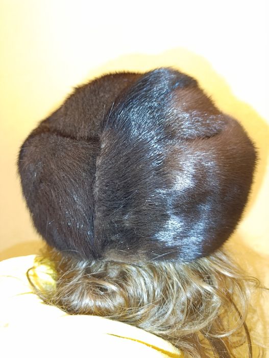 Норкова шапка жіноча