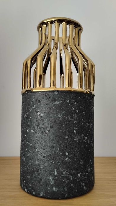 Peças cerâmicas bonitas e elegantes