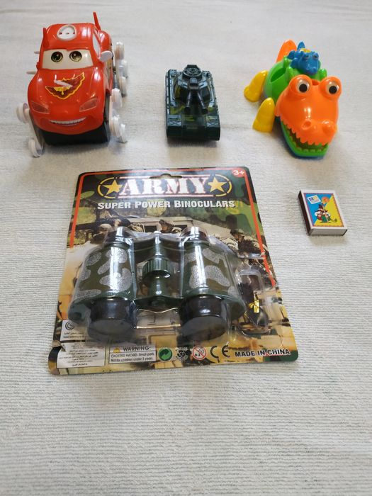 Машинки игрушки разные