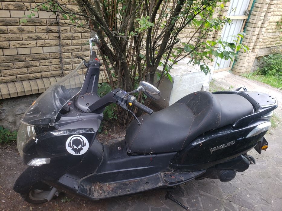Продам максі скутер 150 кубів
