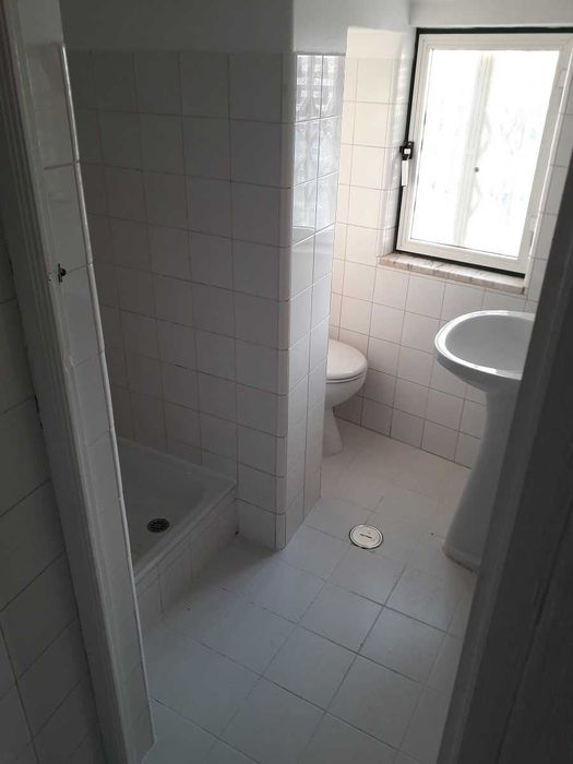 T2 Bairro Alto águas furtadas