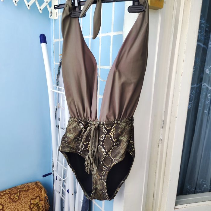 Купальник цельный слитный