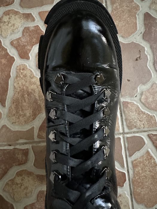 Кожані черевики демісезонні/ зимові жіночі лакові чоботи