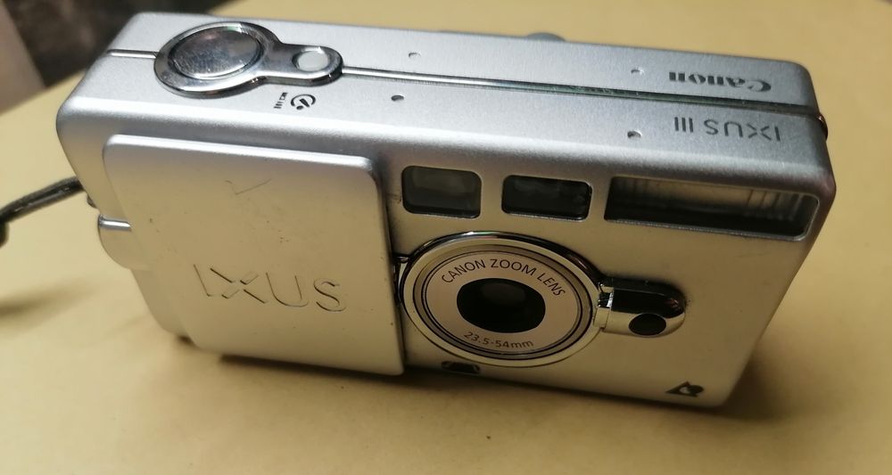 Фотоаппарат Canon IXUS