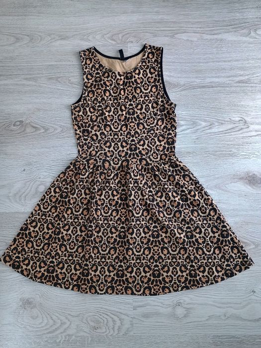 Sukienka DIVIDED panterka rozmiar 36/S