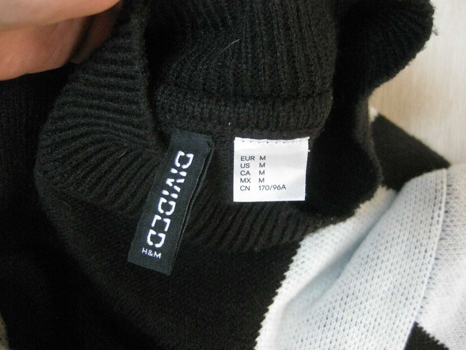 170 зріст, стильний светрик оверсайз з геометричним візерунком Divided