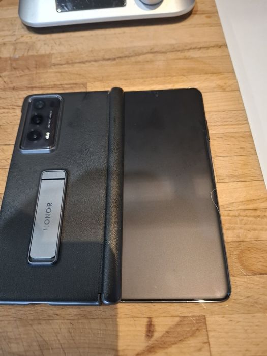 Smartphone Honor Magic V2 na gwarancji