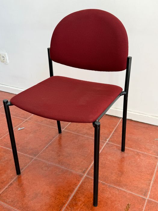 Cadeira de escritório ergonómica em tecido bordeaux