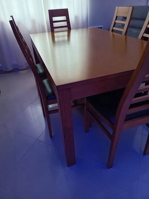 Mesa de jantar em cerejeira com 6 cadeiras