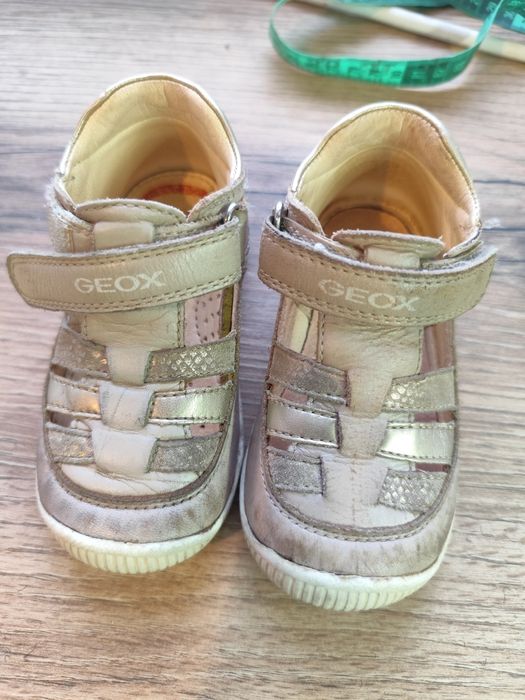 Buty dla dziewczynki Geox  21 r ( wkładka 13,3 cm)