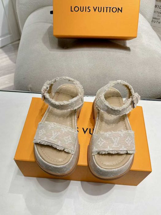 Louis Vuitton Buty, sandaly klapki, skora 200216