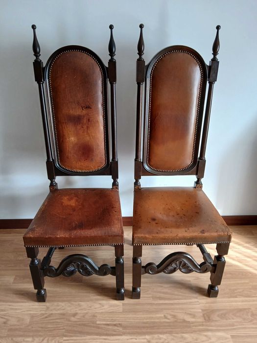 Par de Cadeiras de Sala Clássicas - Antigas