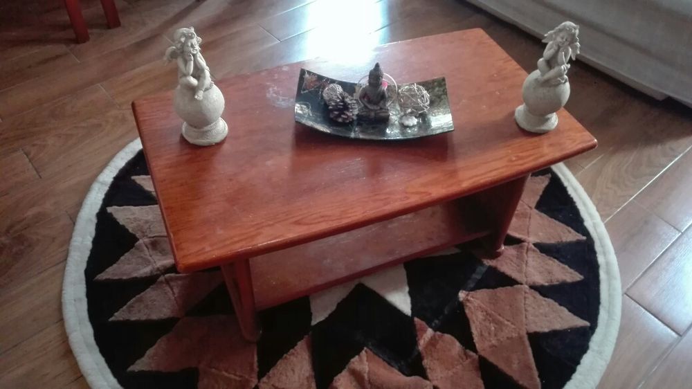 Mesa de centro em madeira maciça