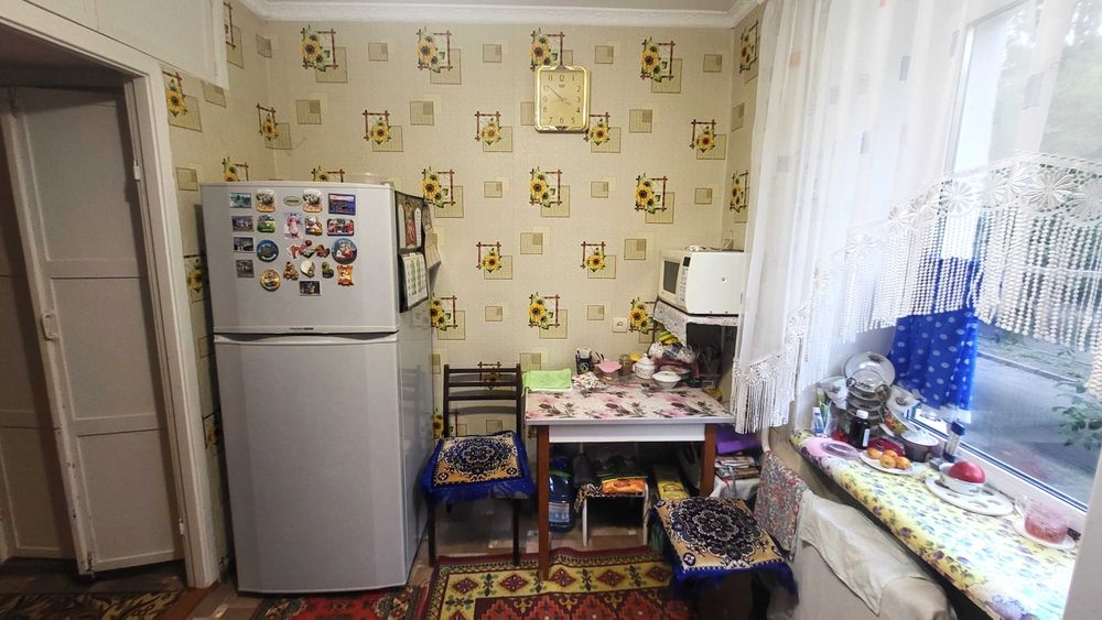 Продаж 2-х к.кв. вул. Сеченова буд. 48/64 заводський район 1/5 поверх високий.