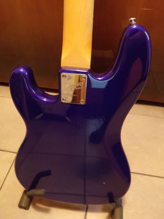 Gitara basowa Squier