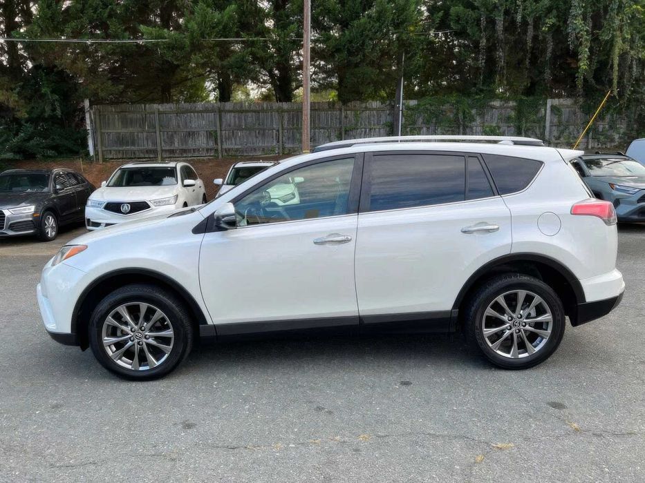 Toyota RAV4 Limited      2018