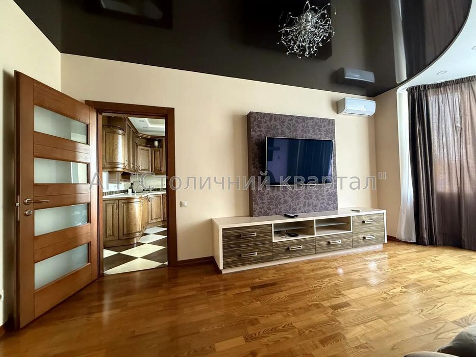 Двокімнатна сучасна квартира на Салютній 1-Б.