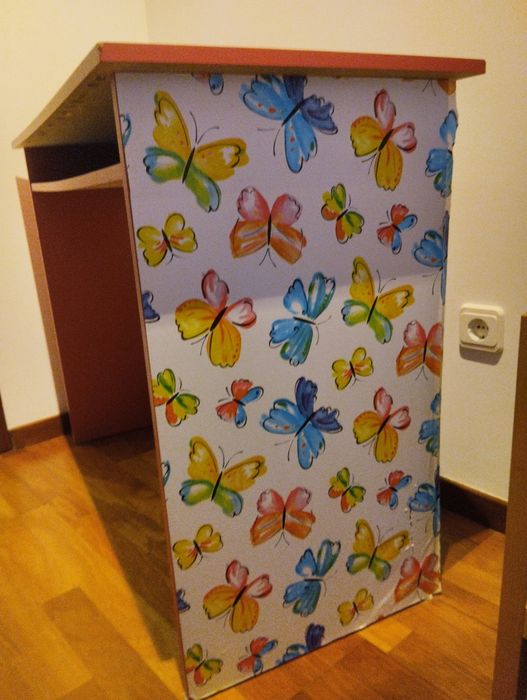 Baixa de preço.Secretária rosa ideal para pintar ou revestir de papel