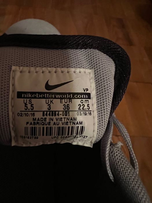 Кросівки Nike, 36 розмір. сірого кольору