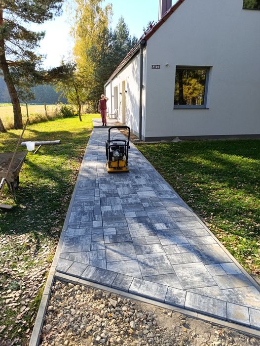 Układanie kostki brukowej