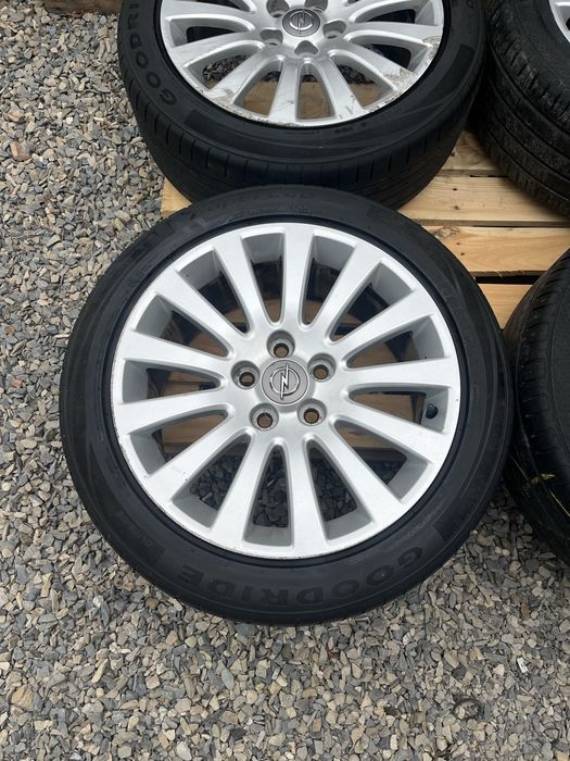 Диски алюмінієві з шинами Opel Insignia R18 5*120 245/45