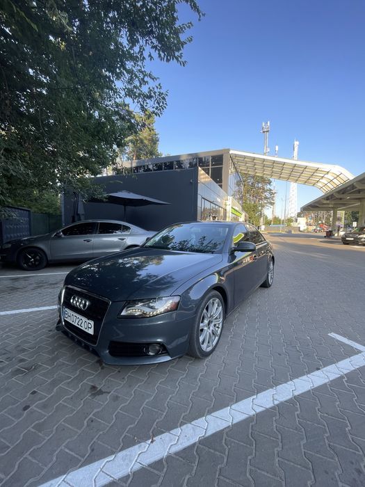 продам a4b8 2010 года