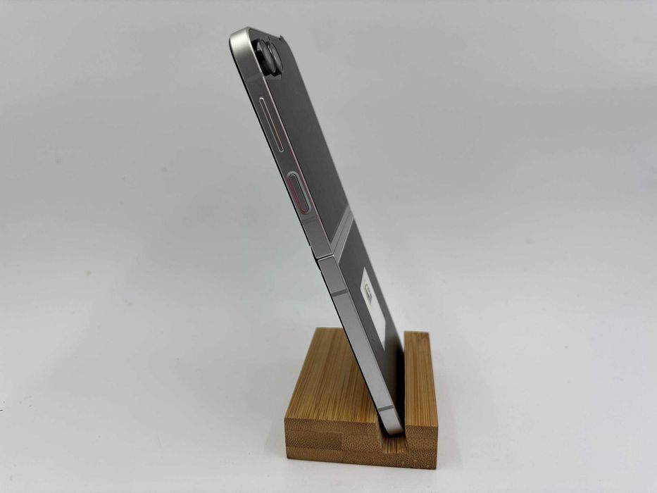 Samsung Galaxy Flip7 FE 128GB White ГАРАНТІЯ 6 Місяців МАГАЗИН