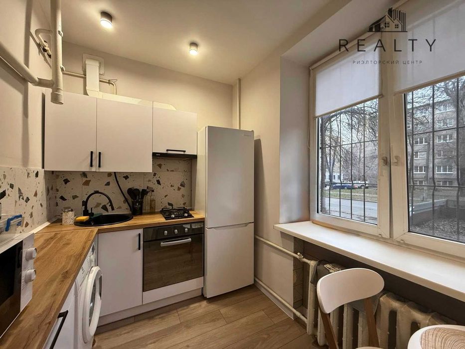 Продаж двокімнатної квартири по вул. Незалежної України