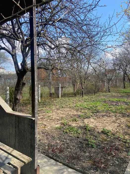 Дача з будинком в місті, біля "Епіцентру"