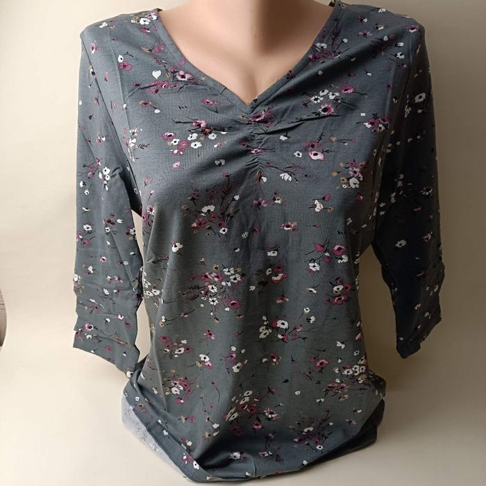 Блуза женская Kifa размеры 50, 52, молочный, графит, розовый