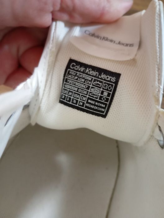 Білі кеди Calvin Klein