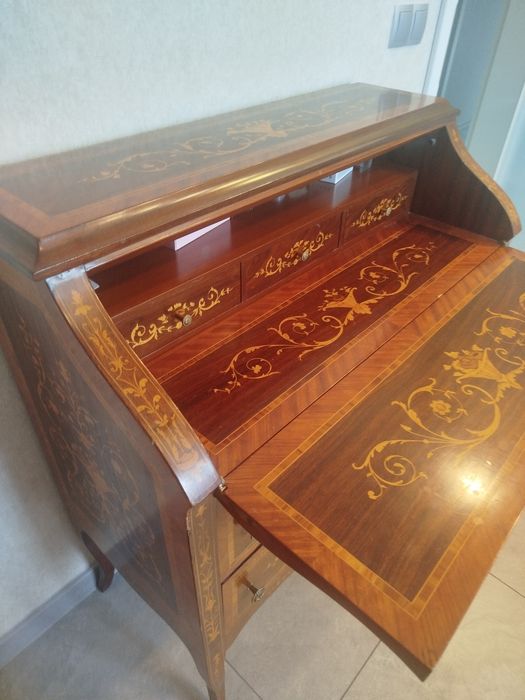 Elegancka komoda sekretarzyk  włoski, wysoki połysk
