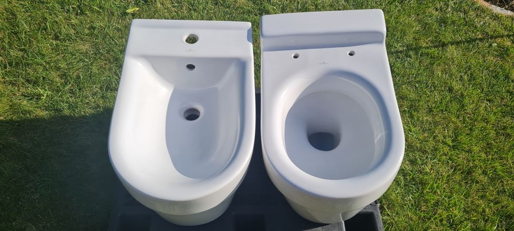 Sprzedam miskę bidetową i miskę WC oraz deskę  firmy Cersanit