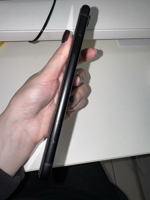 IPhone Xr на 64 чорний