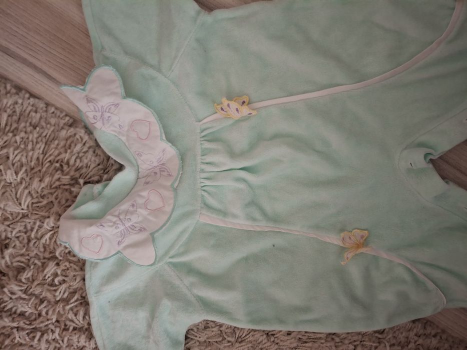 Welurowy pajacyk dla dziecka