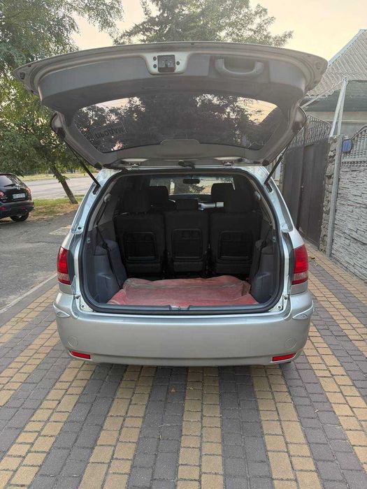 Продам Toyota Avensis Verso 2002 р.в.