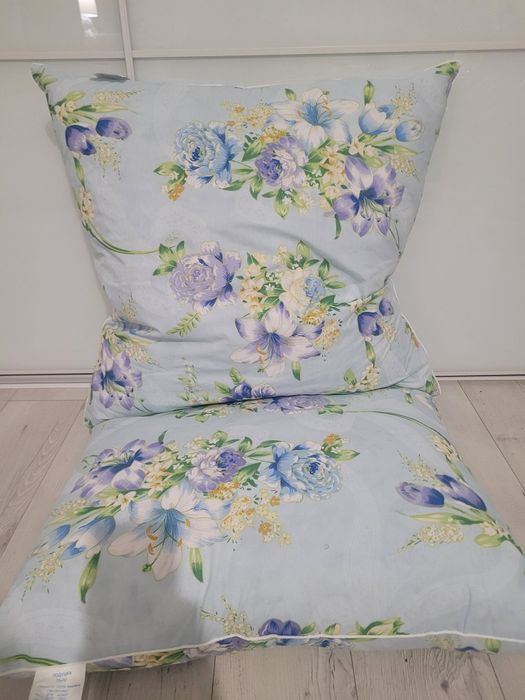 Подушка пухово-перьевые.Фабричные.Пух Перо 
Качественные.Натуральные.