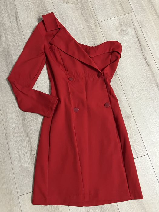 Сукня на одне плече