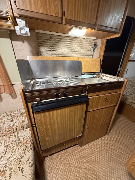 Vendo caravana com documentaçao portuguesa muito estimada