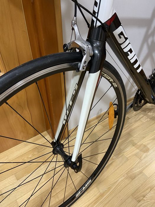 rower szosowy Giant Defy