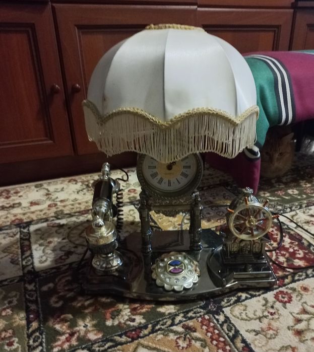 Продам світильник