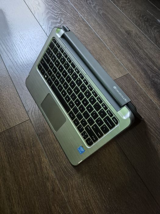 HP Pavilion 11 x360 Win 11 256 ssd RAM 4GB