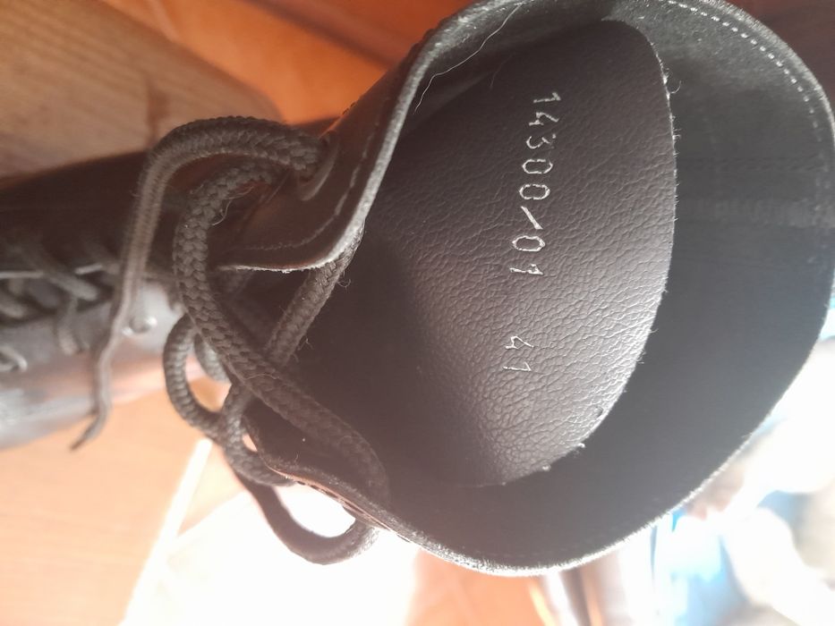 botas de trabalho como novas