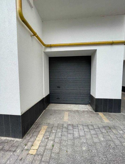 Продам гараж в центрі вулиця Незалежності