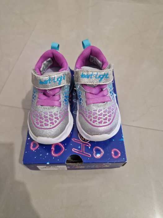 Ténis Skechers menina